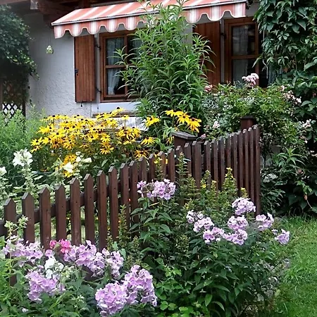 Haus Binderschuster Unken