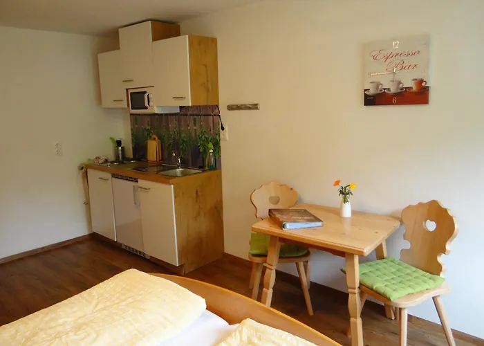 Haus Binderschuster Alojamento de Acomodação e Pequeno-almoço 3*